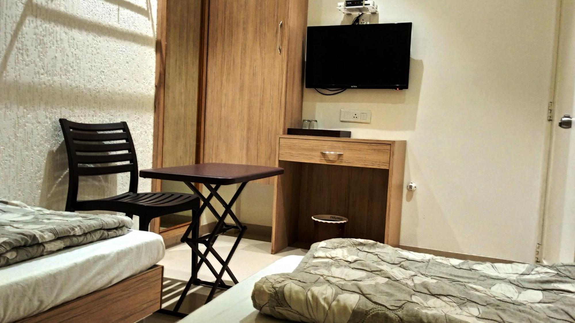 Hotel Ramniwas Jālgaon Kültér fotó
